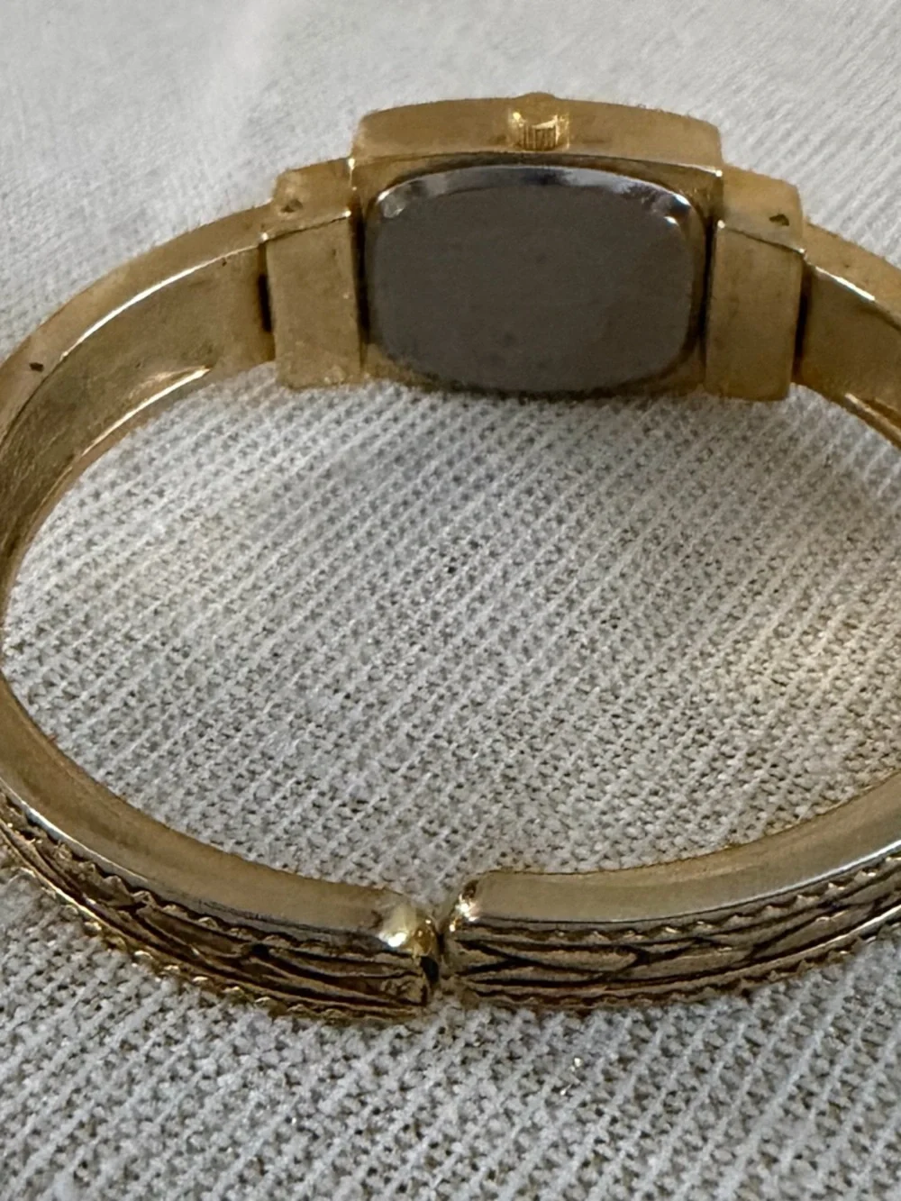 DaVinci Gold Zigzag and Leaf-Pattern Bangle Watch